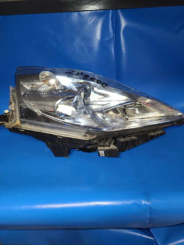 Запчасть фара правая NISSAN LEAF 10-17 26010-9RB0A Б/У Фара правая NISSAN LEAF 10-17 26010-9RB0A Б/У