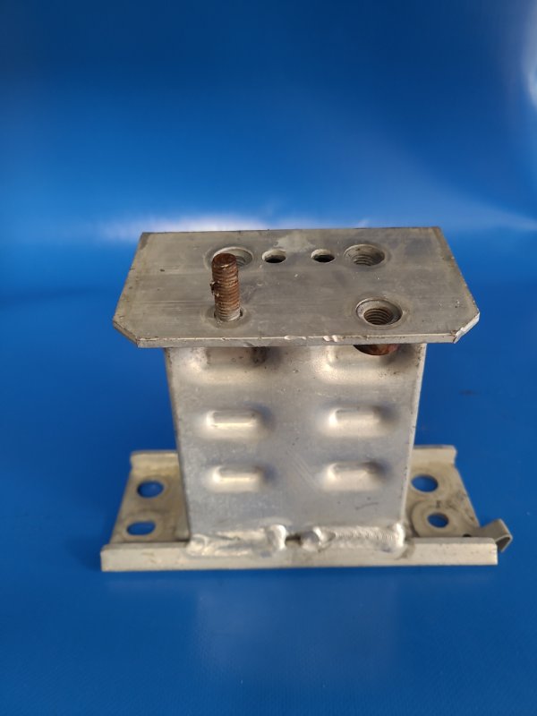 Кронштейн усилителя переднего бампера передний левый PRIUS - 30 09-17