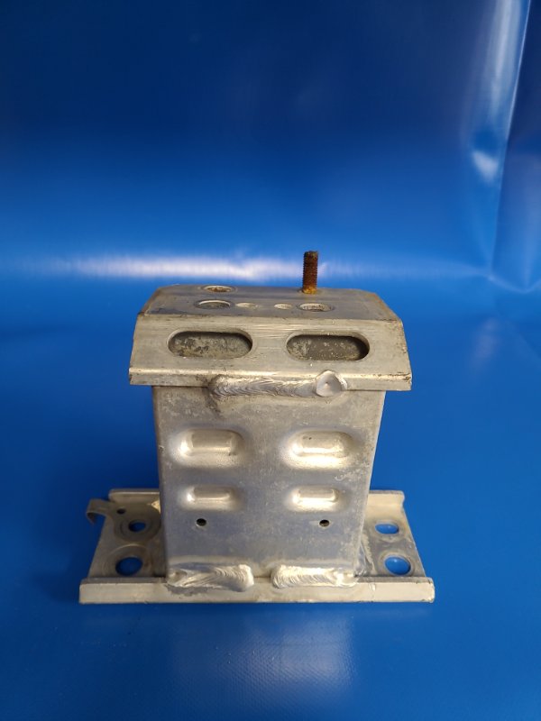 Кронштейн усилителя переднего бампера передний левый PRIUS - 30 09-17 Кронштейн усилителя переднего бампера передний левый PRIUS - 30 09-17