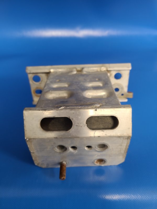 Кронштейн усилителя переднего бампера передний левый TOYOTA PRIUS - 30 09-17