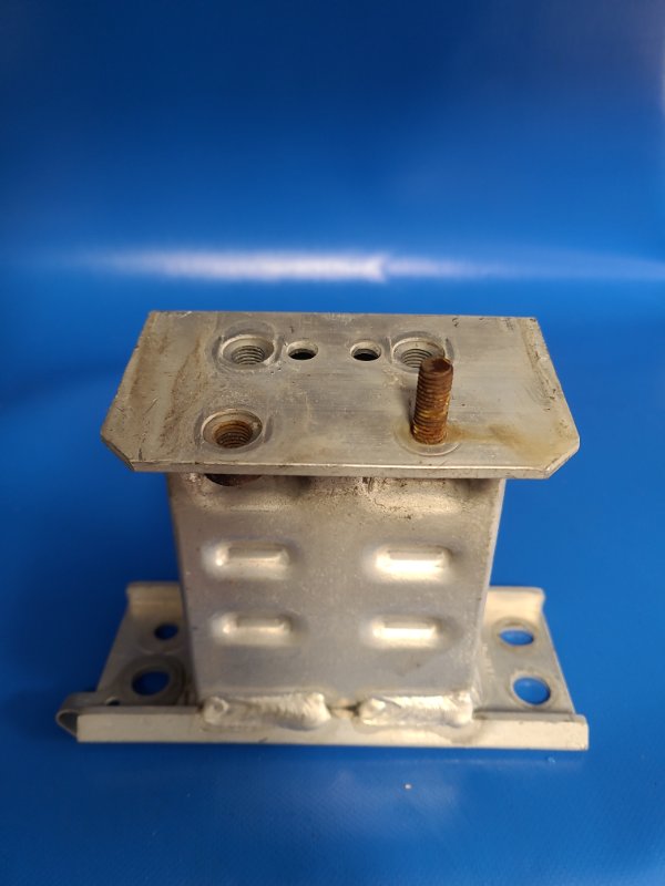 Кронштейн усилителя переднего бампера передний правый PRIUS - 30 09-17 Кронштейн усилителя переднего бампера передний правый PRIUS - 30 09-17