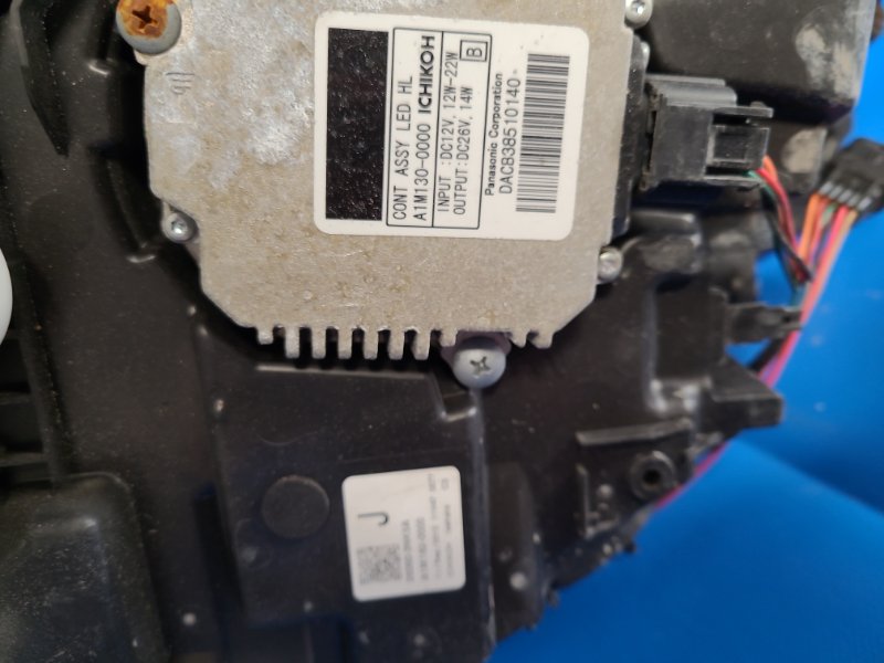 Фара левая NISSAN LEAF 10-17