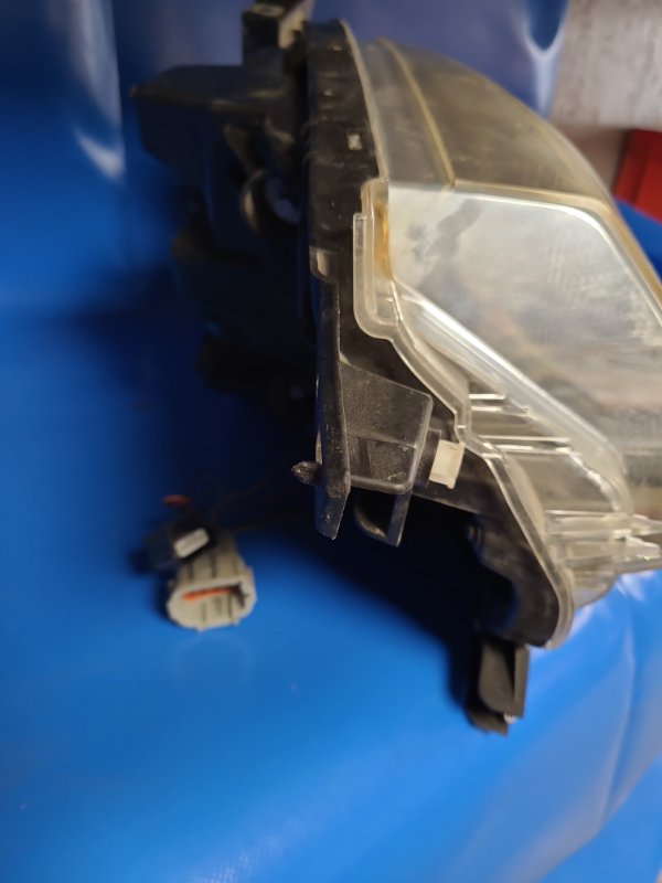 Фара левая LEAF 10-17