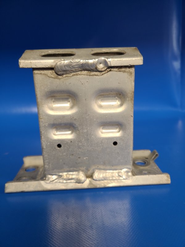 Кронштейн усилителя переднего бампера передний правый PRIUS - 30 09-17