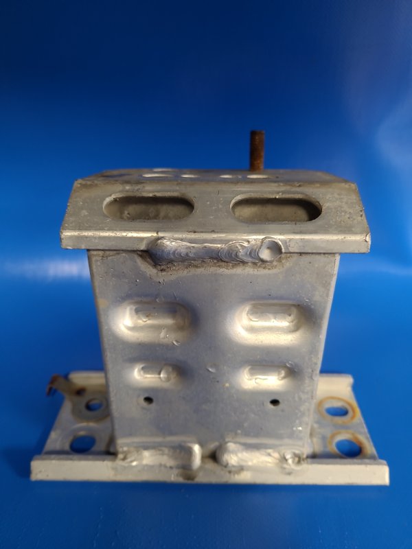 Кронштейн усилителя переднего бампера передний левый PRIUS - 30 09-17