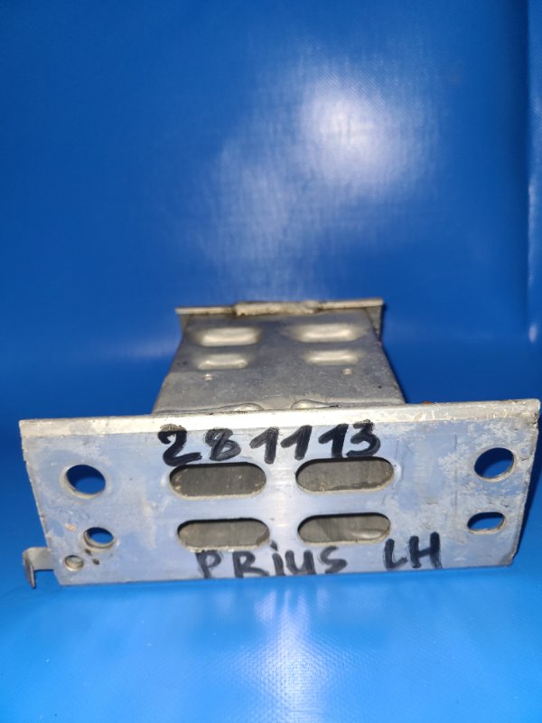 Кронштейн усилителя переднего бампера передний левый TOYOTA PRIUS - 30 09-17 57014-47040 Б/У