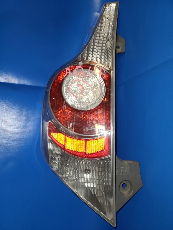 Запчасть фонарь наружный задний левый TOYOTA PRIUS C/AQUA 11-14 81561-52892 Б/У Фонарь наружный задний левый TOYOTA PRIUS C/AQUA 11-14 81561-52892 Б/У