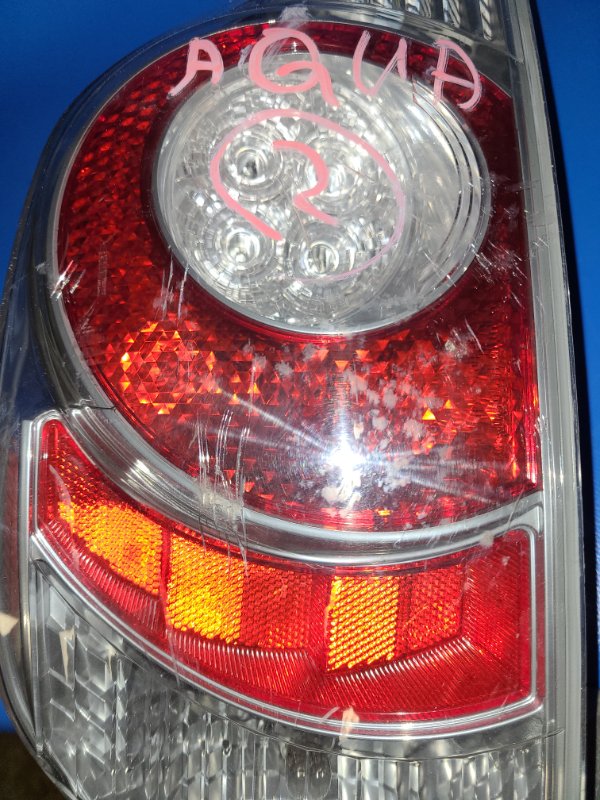 Фонарь наружный задний левый PRIUS C/AQUA 11-14 Фонарь наружный задний левый PRIUS C/AQUA 11-14