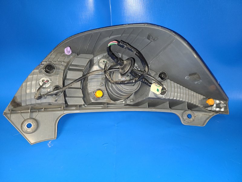 Фонарь наружный задний правый PRIUS C/AQUA 11-14 Фонарь наружный задний правый PRIUS C/AQUA 11-14