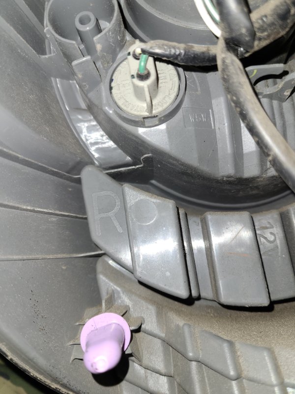 Фонарь наружный задний правый TOYOTA PRIUS C/AQUA 11-14 Фонарь наружный задний правый TOYOTA PRIUS C/AQUA 11-14