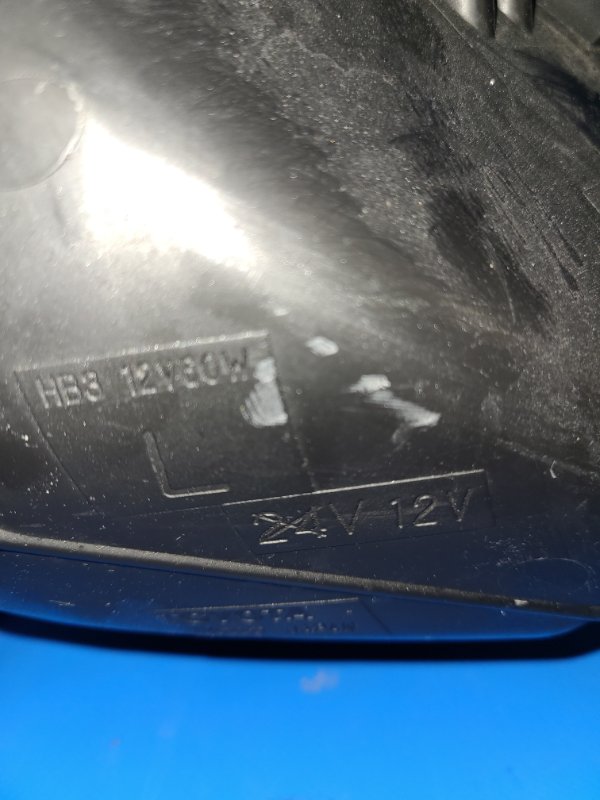 Фара левая TOYOTA PRIUS PLUS 11-14 Фара левая TOYOTA PRIUS PLUS 11-14