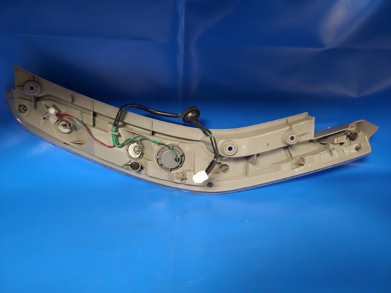 Фонарь наружный задний левый LEAF 10-17