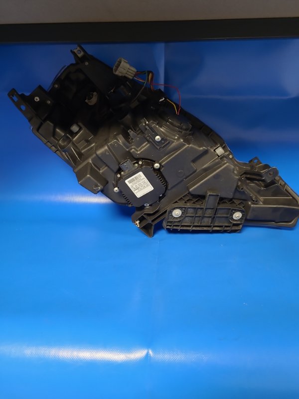 Фара левая LEAF 10-17