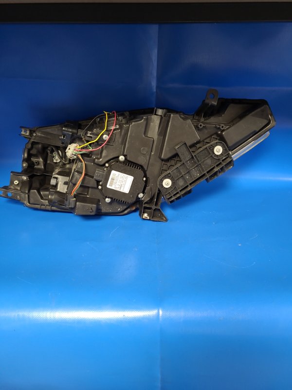 Фара левая LEAF 10-17