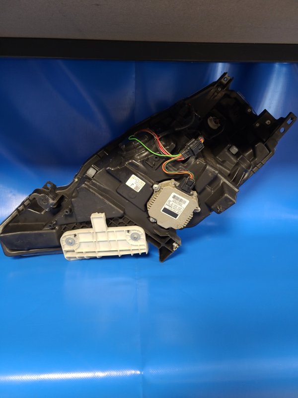 Фара правая LEAF 10-17