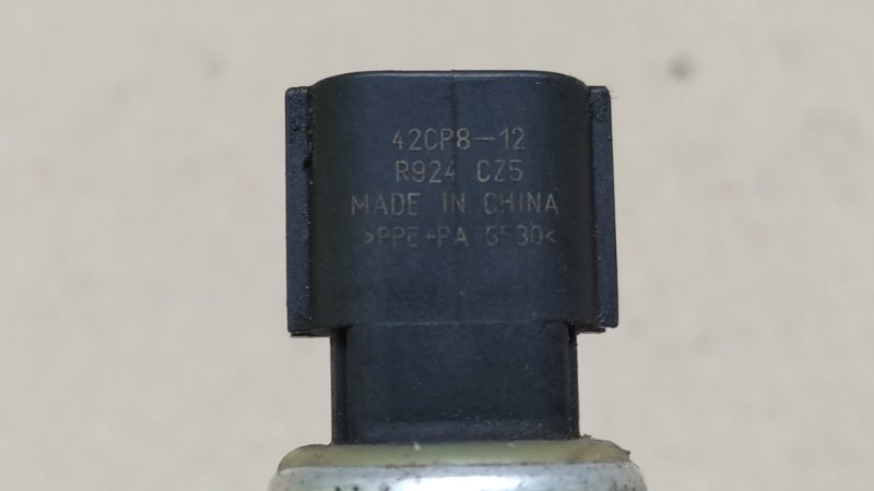 Датчик давления кондиционера KIA SORENTO XM 09-14 2.4