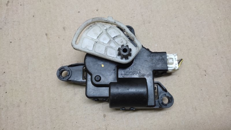 Моторчик заслонки печки KIA SORENTO XM 09-14 2009 2.4 97161-1UAA0 Б/У