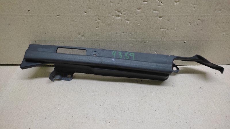 Пыльник крыла передний правый KIA SORENTO XM 09-14 2009 2.4 84166-2P010 Б/У