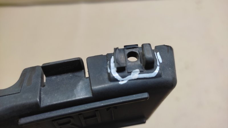 Кронштейн переднего бампера (на крыле) передний правый SORENTO XM 09-14 2009 2.4