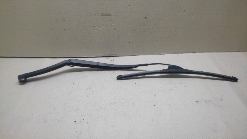 Поводок стеклоочистителя передний правый SORENTO XM 09-14 2009 2.4