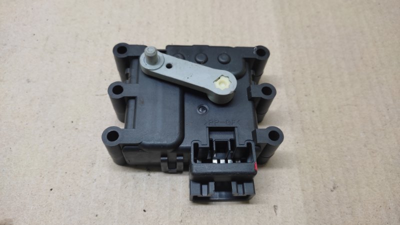 Моторчик заслонки печки MAZDA CX-7 06-12 2008 2.3 L3 GJ6A-61-B60 Б/У