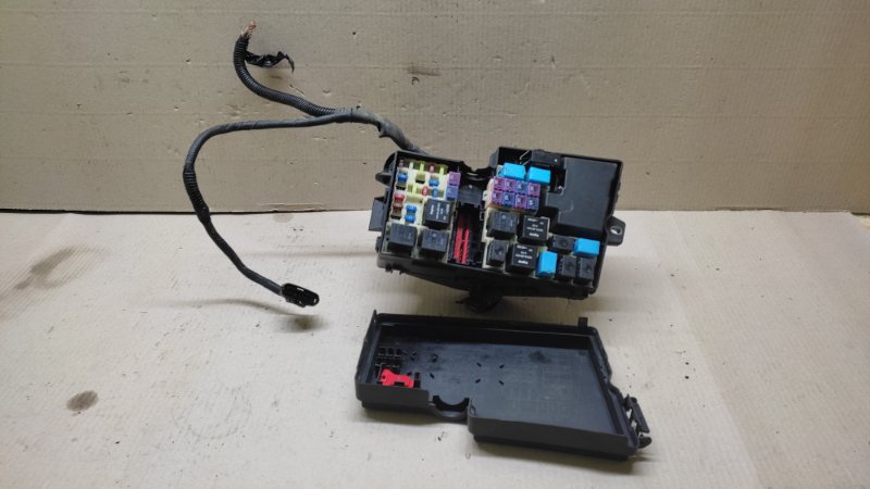 Блок предохранителей моторный отсек CX-7 06-12 2008 2.3 L3