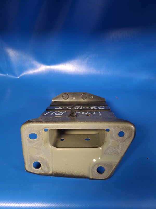 Кронштейн усилителя переднего бампера передний правый NISSAN LEAF 10-17 G5114-3NFMA Б/У