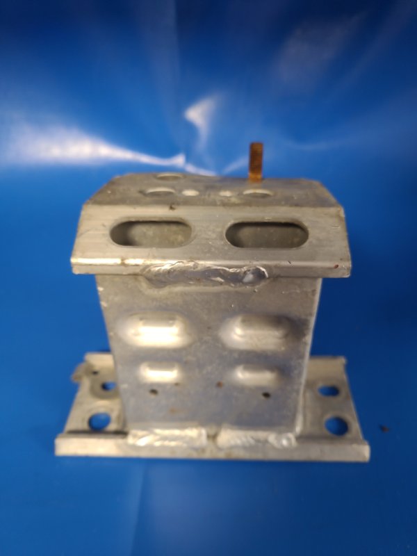 Кронштейн усилителя переднего бампера передний левый PRIUS - 30 09-17