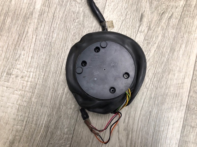 Мотор зеркала ESCALADE 01-06