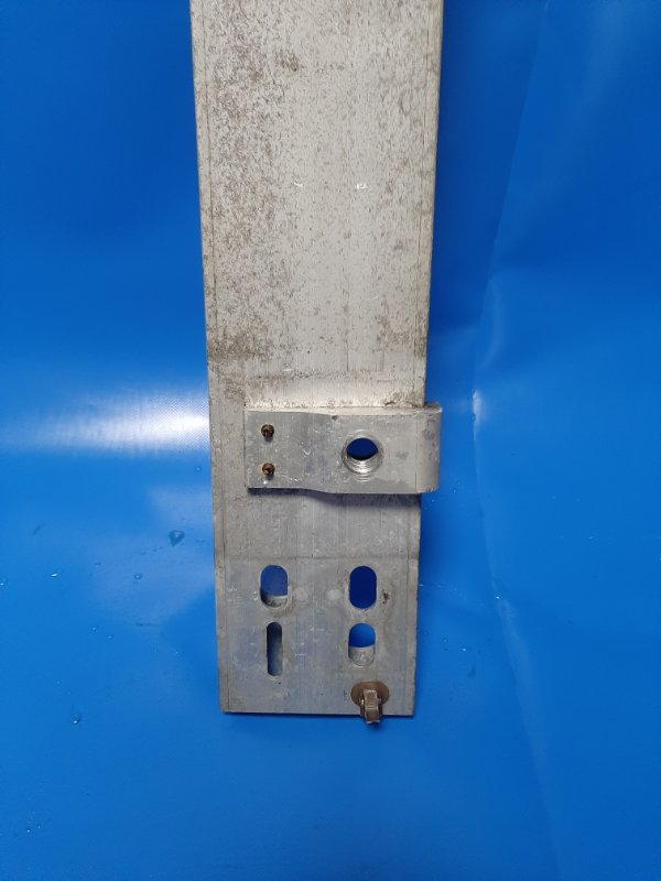 Усилитель переднего бампера передний TOYOTA PRIUS - 30 09-17