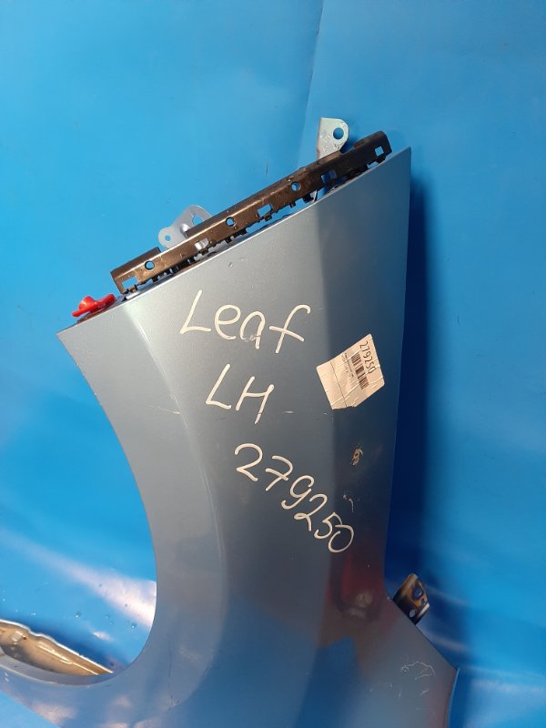 Крыло переднее левое LEAF 10-17