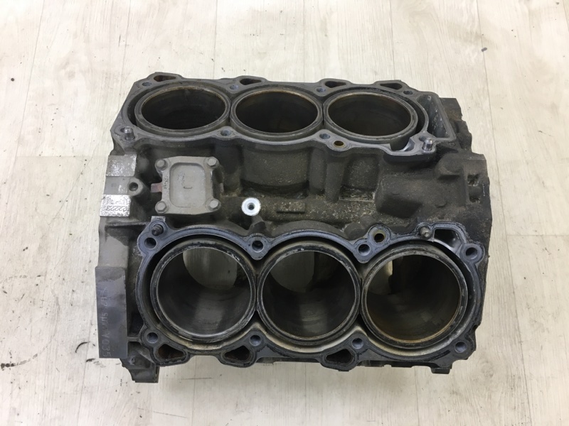 Запчасть блок двигателя INFINITI G35 03-07 3.5 VQ35DE 11000AM600 Б/У Блок двигателя INFINITI G35 03-07 3.5 VQ35DE 11000AM600 Б/У