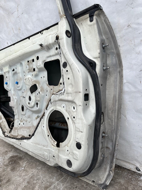 Дверь передняя левая TIIDA/VERSA C11 04-11 Дверь передняя левая TIIDA/VERSA C11 04-11