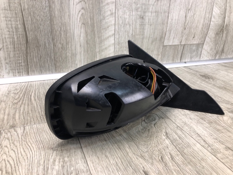 Зеркало правое 200 10-14 Кабриолет Зеркало правое 200 10-14 Кабриолет