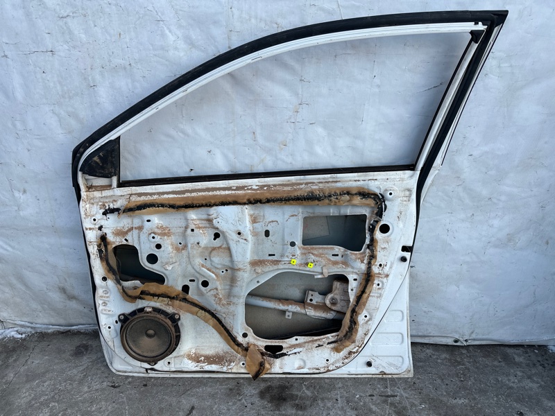Дверь передняя правая COROLLA 150 06-13