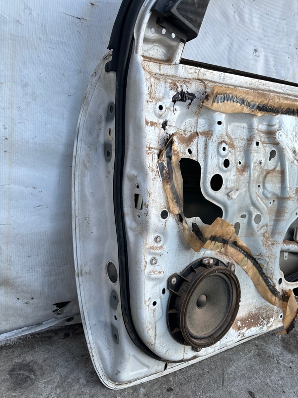 Дверь передняя правая COROLLA 150 06-13