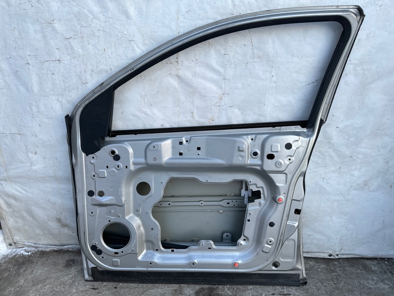 Дверь передняя правая QASHQAI 07-14