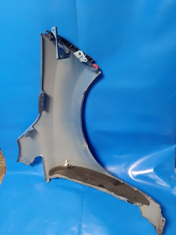 Крыло переднее левое LEAF 10-17