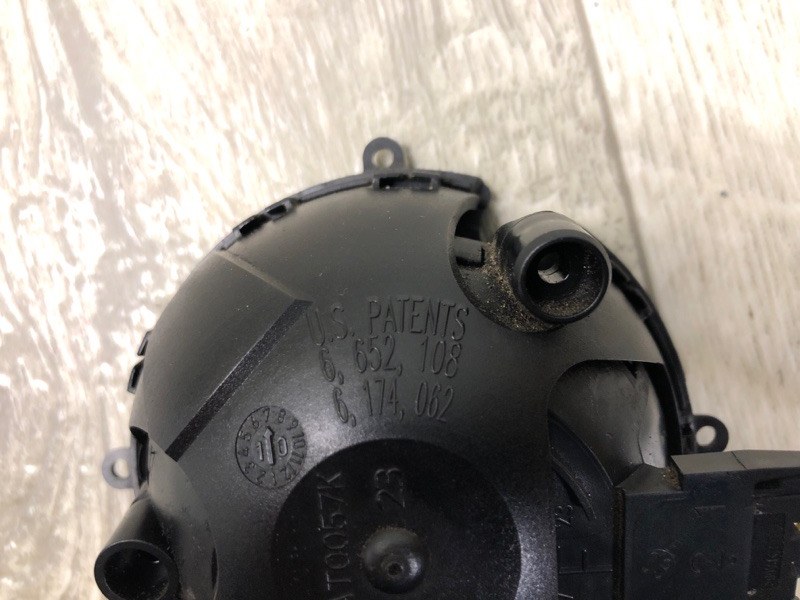 Мотор зеркала правый ACADIA 12-16