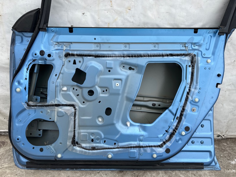 Дверь передняя правая LEAF 10-17