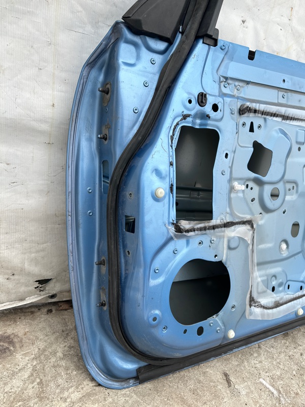 Дверь передняя правая LEAF 10-17