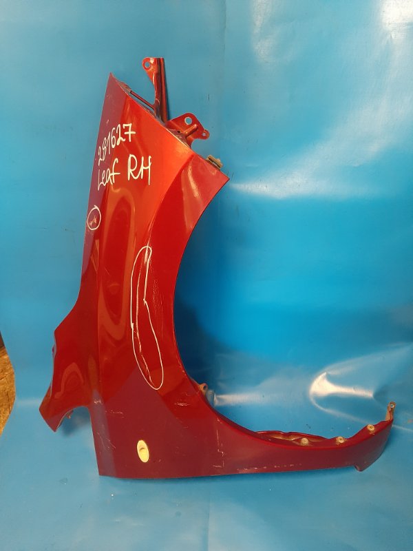 Крыло переднее переднее правое NISSAN LEAF 10-17 63100-3NF0A Б/У