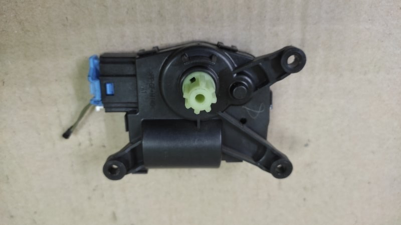 Моторчик заслонки печки FORD FOCUS 10-18 2016 2.0 CV6Z-18731-A Б/У