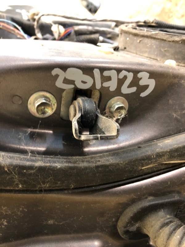 Ограничитель двери передний правый HONDA CIVIC 5D 06-11 72340SMGE01 Б/У