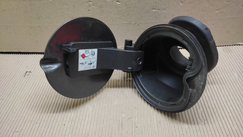 Лючок топливного бака FORD FOCUS 10-18 2016 2.0 BM5Z-54405A26-A Б/У