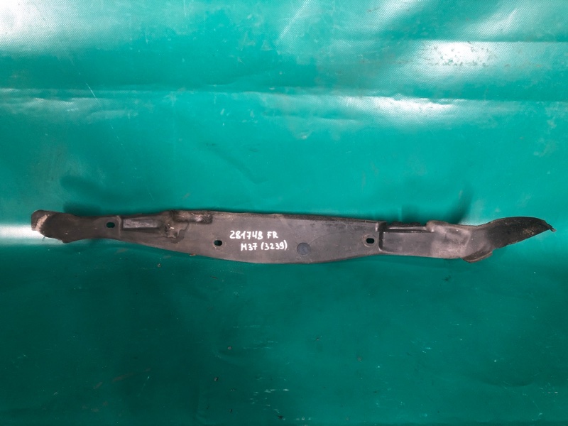 Пыльник крыла передний правый INFINITI M25/M37/M56/Q70/M35H 10-16 2010 Седан 3.7 VQ37VHR 63130-1MA0A Б/У