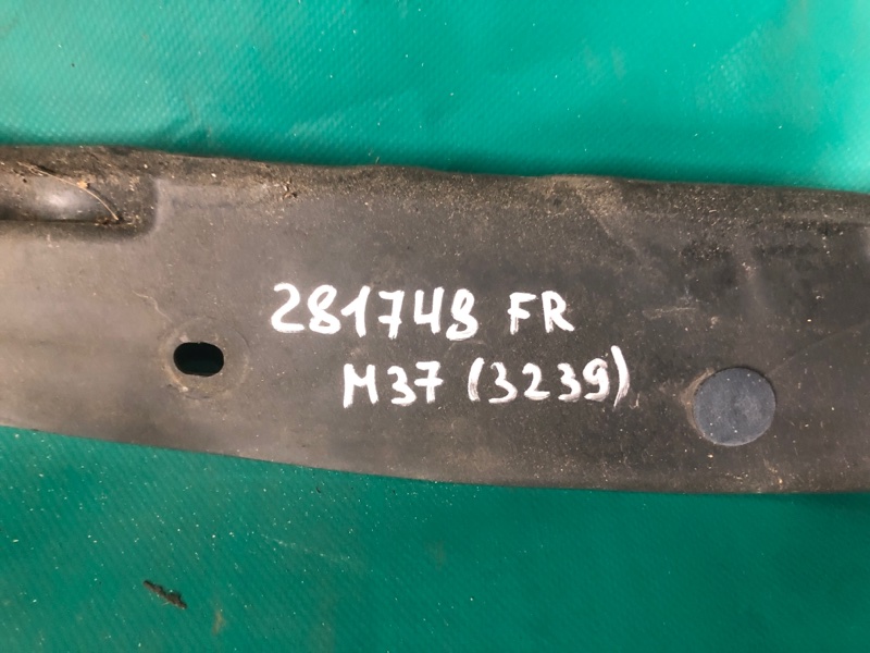 Пыльник крыла передний правый M25/M37/M56/Q70/M35H 10-16 2010 Седан 3.7 VQ37VHR