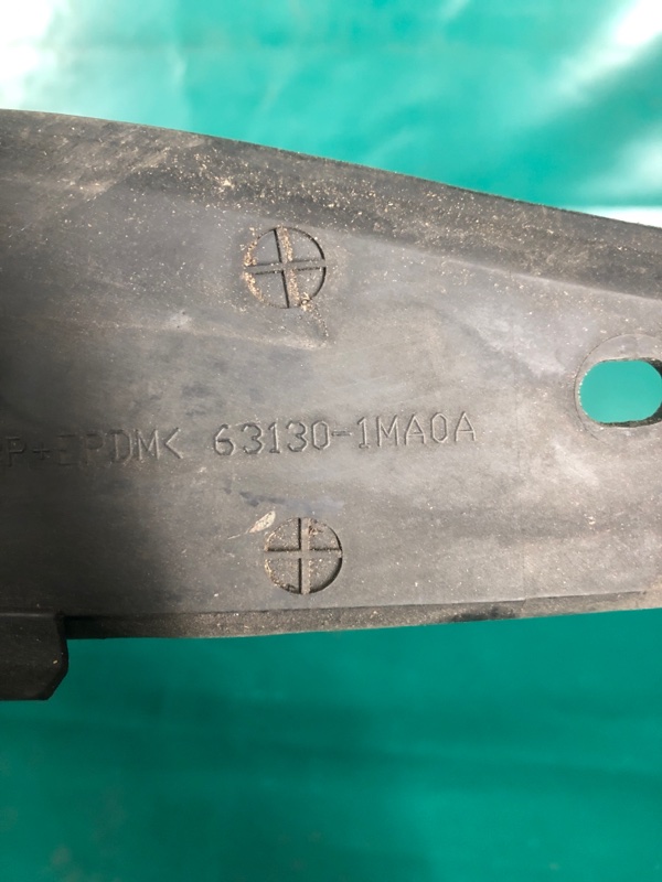 Пыльник крыла передний правый M25/M37/M56/Q70/M35H 10-16 2010 Седан 3.7 VQ37VHR