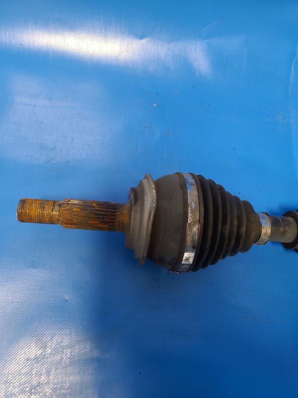 Привод передний левый TOYOTA PRIUS PLUS 11-14