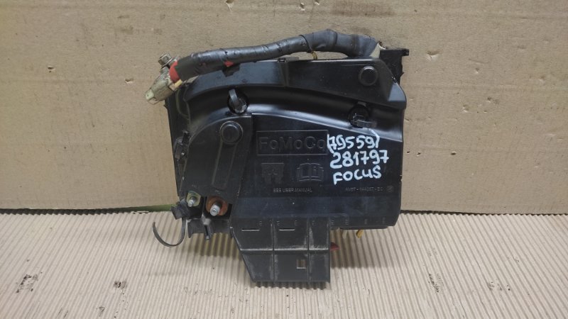 Блок предохранителей моторный отсек FORD FOCUS 10-18 2016 2.0 AV6Z-14A068-A Б/У